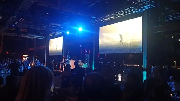 600wideTNstage